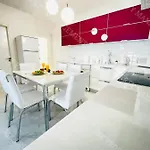 Milos Center Apt. 32 لارنكا