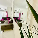 Milos Center Apt. 32 شقة