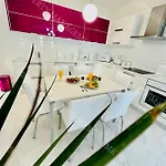 Milos Center Apt. 32 * لارنكا