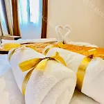 Milos Center Apt. 32 شقة