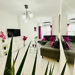 شقة Milos Center Apt. 32 *
