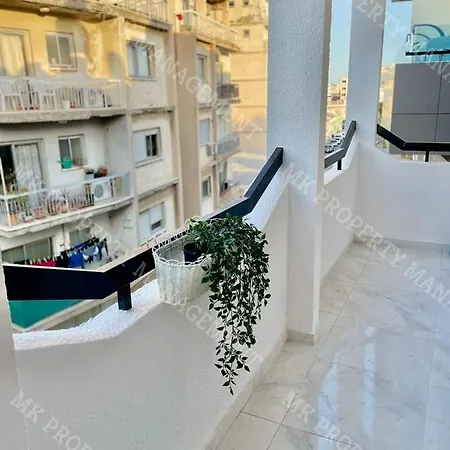 Milos Center Apt. 32 *