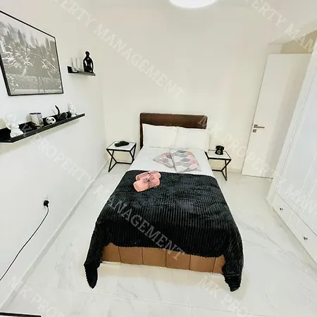 Milos Center Apt. 32 * لارنكا