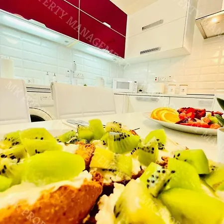 Milos Center Apt. 32 *