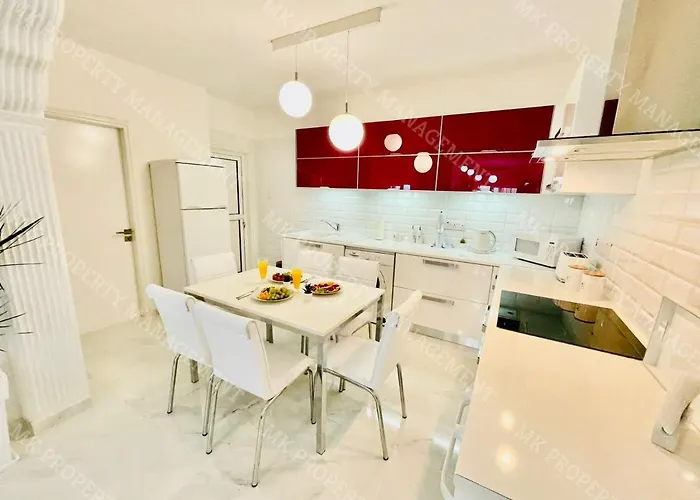 Milos Center Apt. 32 アパート