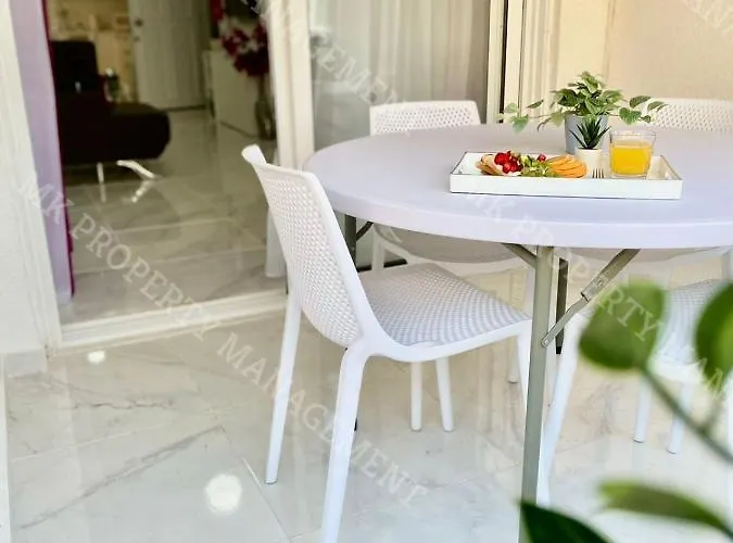 Milos Center Apt. 32 * ラルナカ