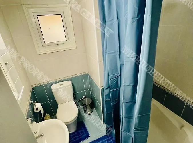 Milos Center Apt. 32 アパート ラルナカ