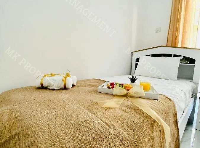 Milos Center Apt. 32